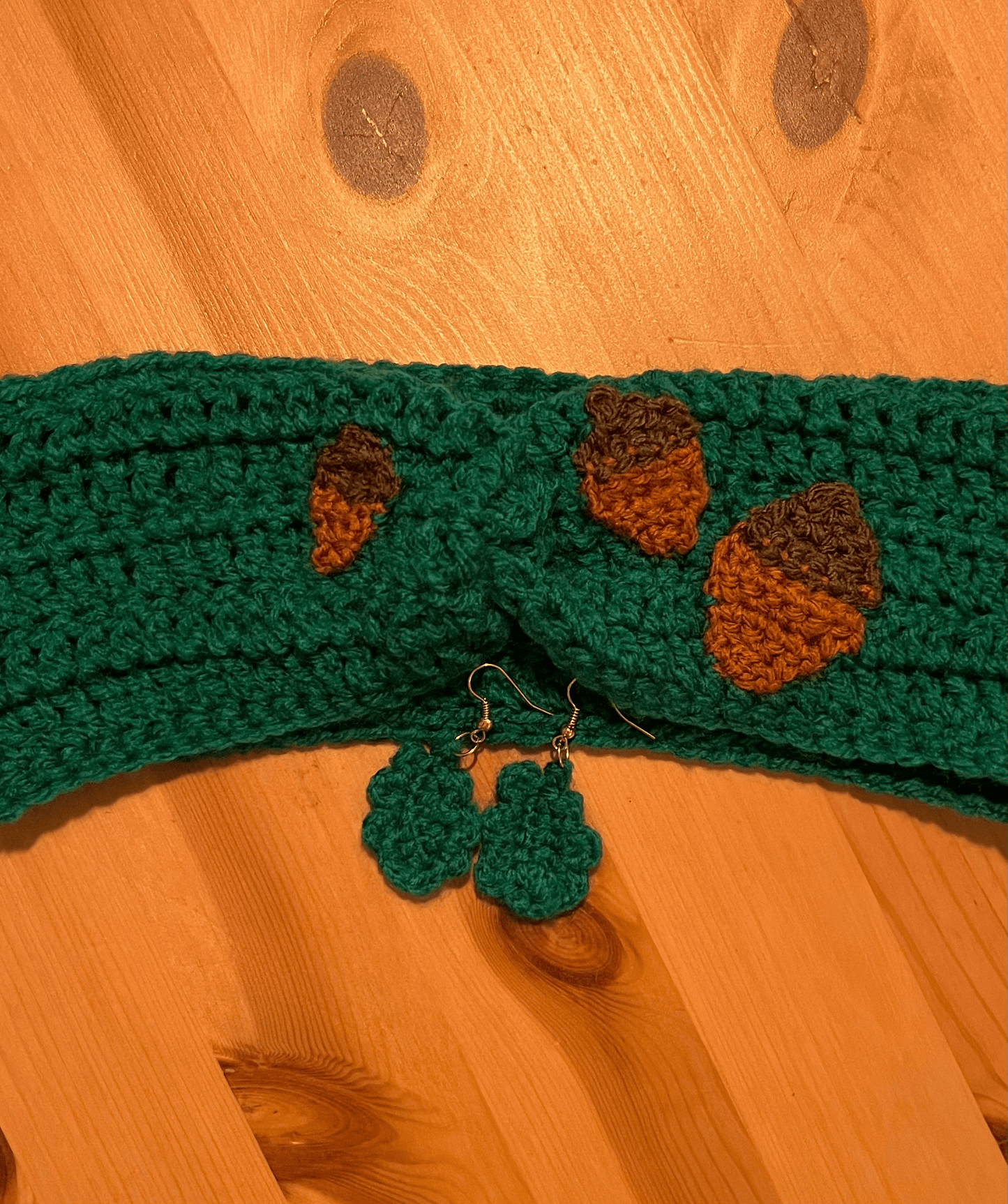 Acorn crochet accessory set with autumn headwarmer and matching oak leaf earrings