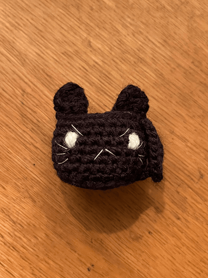 Black cat crochet emoji coffee cup keychain, Halloween and witchy accessory