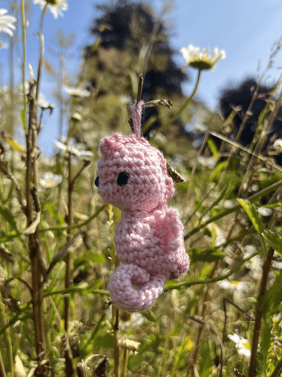 Crochet Pygmy Bargibanti seahorse keychain, handmade marine life accessory and ocean-themed bag charm