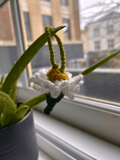 Handmade Crochet Daisy Keychain Cute Floral Keyring Crochet Bag Charm Cottagecore Accessory Flower Lover Gift UK