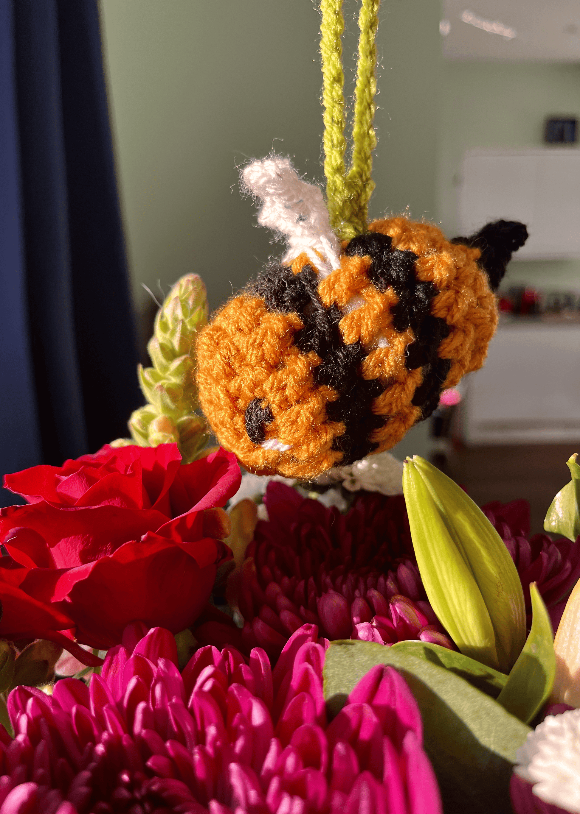 Handmade Crochet Bumblebee Keychain Bee Keyring Cute Crochet Bag Charm Animal Keyring UK