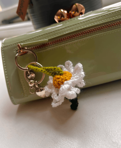 Handmade Crochet Daisy Keychain Cute Floral Keyring Crochet Bag Charm Cottagecore Accessory Flower Lover Gift UK